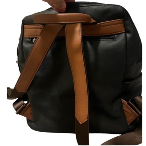 Gluci Convertible Leopard Bookbag with Shoulder strap and Wristlet Purse NWT - Picture 7 of 16